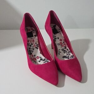 White House Black Market Fuchsia Suede Heels